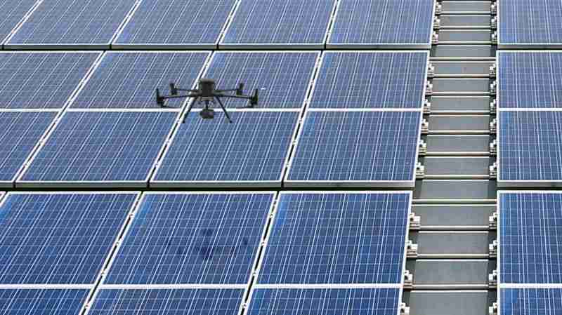 至成国际以无人机搭配IR Sensor热显像技术进行全方面模块健检，，有效降低人力成本并提升发电量