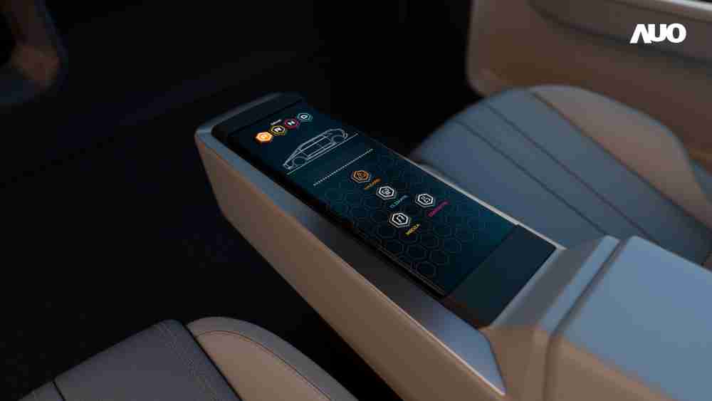 至成国际以人性化设计打造多变形态中控显示(Morphing Center Control)，，，，不使用时仅平面显示信息，，，，进行操作时，，显示器则会动态隆起，，，转变成3D实体按钮，，并有触觉回馈，，，，展示人机互动新体验